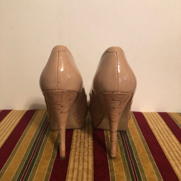 Guess Heels - Picture 4 of 7